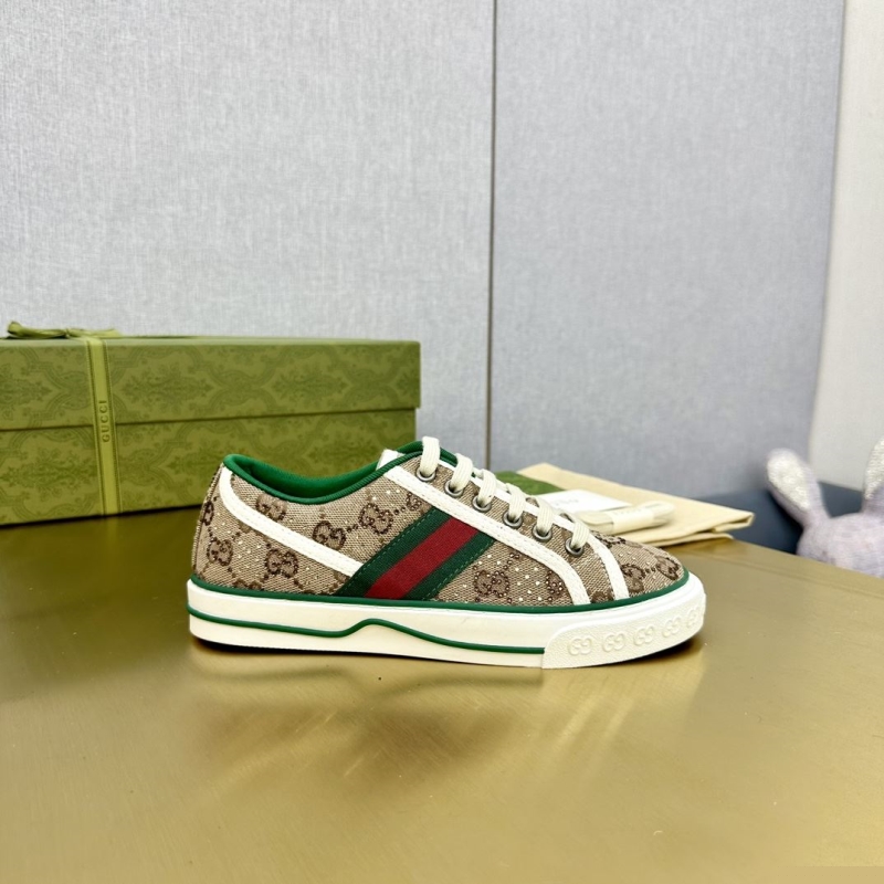 G*u*i casual shoes
